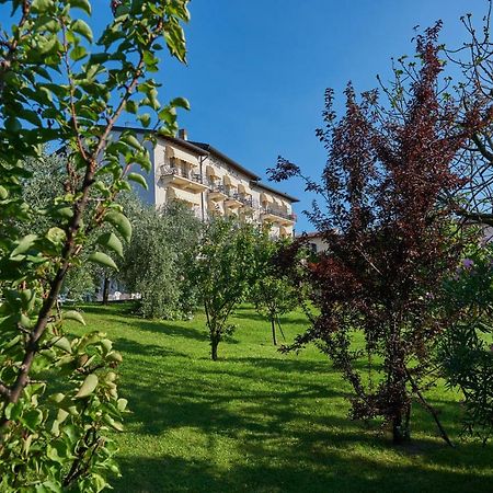 Hotel Belvedere Торри-дель-Бенако Экстерьер фото