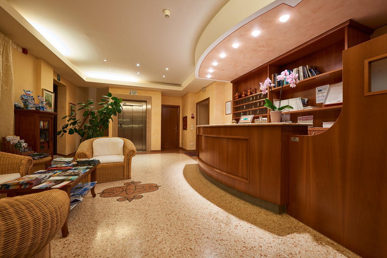 Hotel Belvedere Торри-дель-Бенако Экстерьер фото