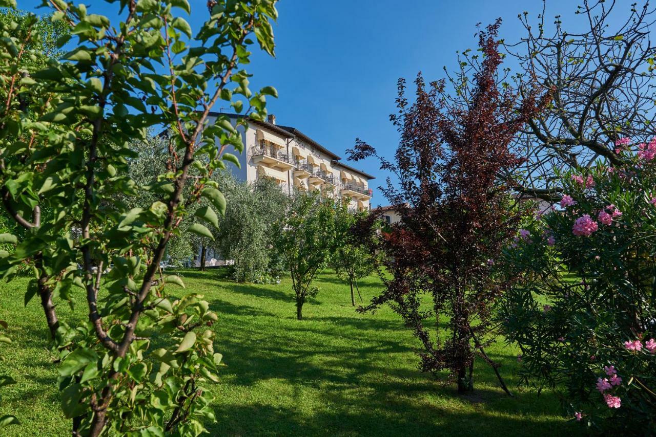 Hotel Belvedere Торри-дель-Бенако Экстерьер фото
